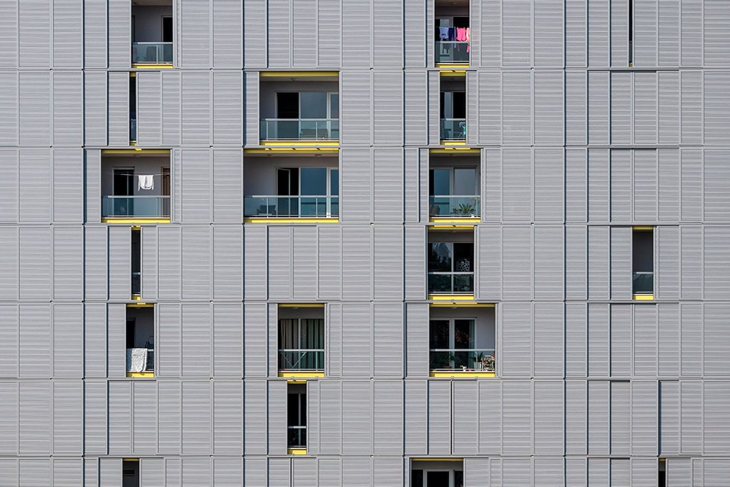 Sliding shutter